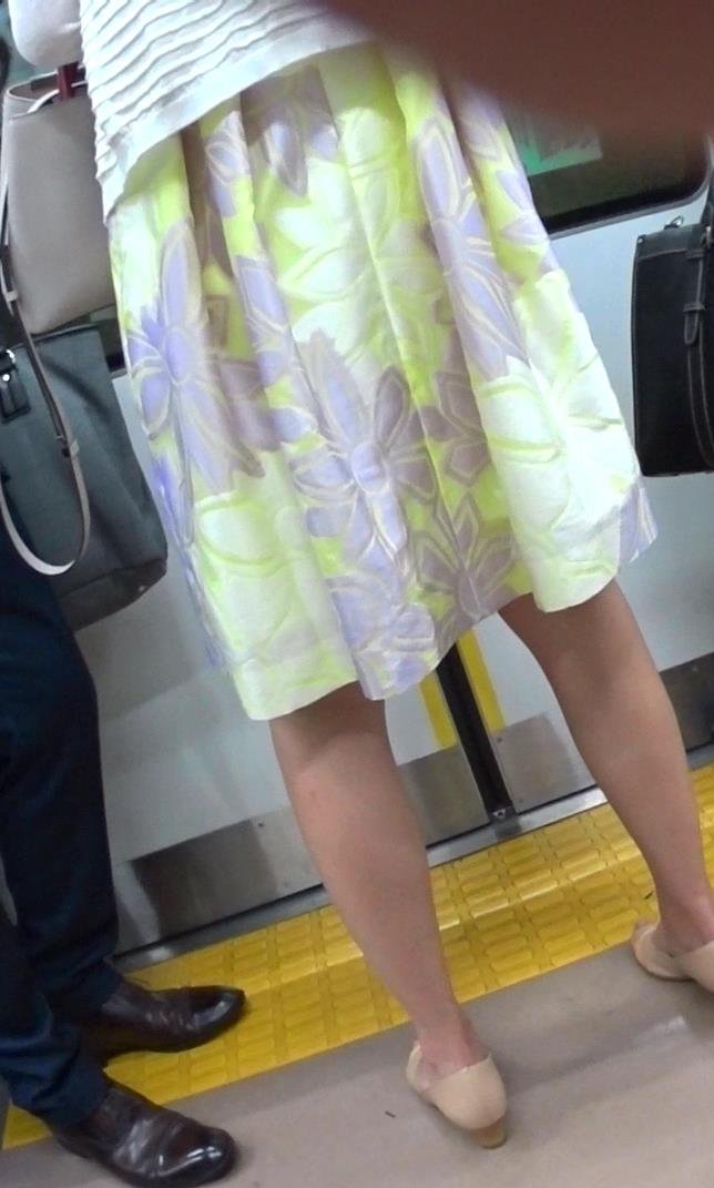 衣服の隙間から