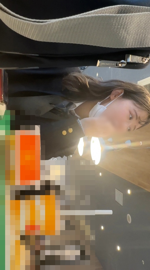 お店の中でも容赦なく見せつけてきた青チェ美少女ちゃん♡ gallery photo 1