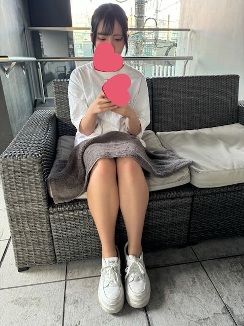 18歳小柄ギャルの生足美脚と靴下足裏 gallery photo 2