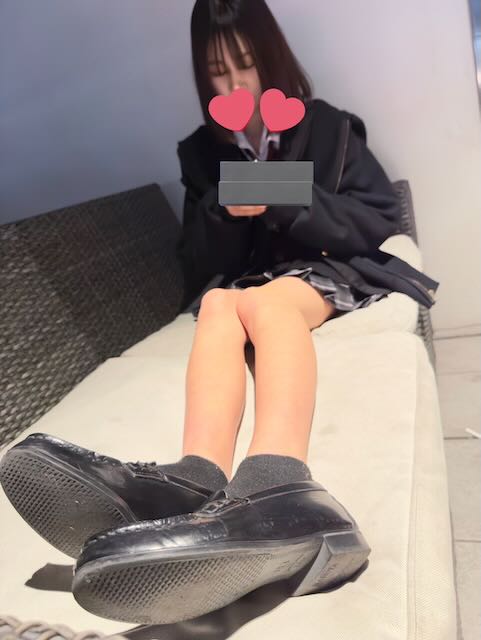 要望の多かったLちゃんの制服ローファーと靴下足裏