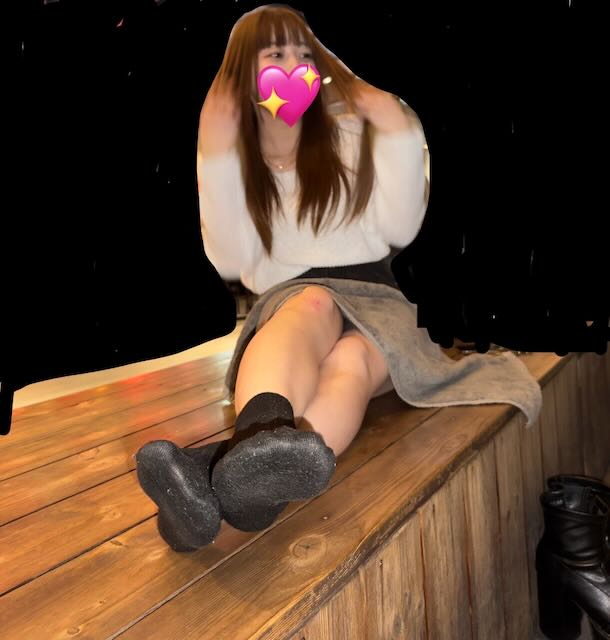 生足美脚の黒靴下足裏４人詰め合わせ１日歩き回った臭いを感じた撮影回