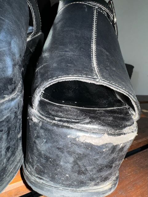 美人大学生ちゃん履きすぎて足指足汗くっきりサンダルと素足つま先足裏接写and足指動かしボール転がし