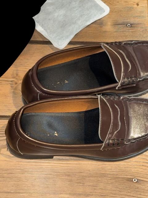 制服jk二人組みのローファーと黒靴下足裏とつま先