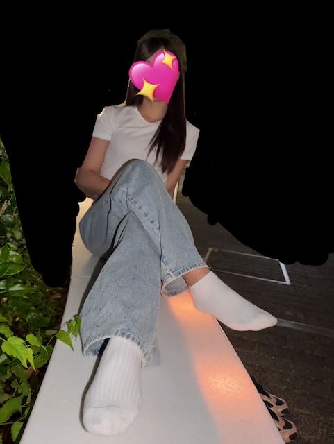 クール系美人JDの白靴下とつま先接写