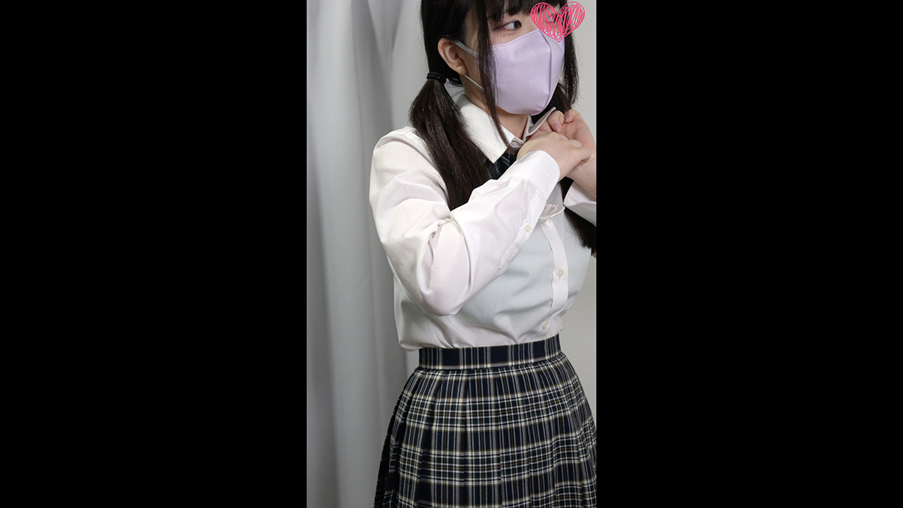 【H】制服女子の試着室盗撮！まん丸天然美巨乳と張りのあるむちむちお尻をじっくり３視点観察。