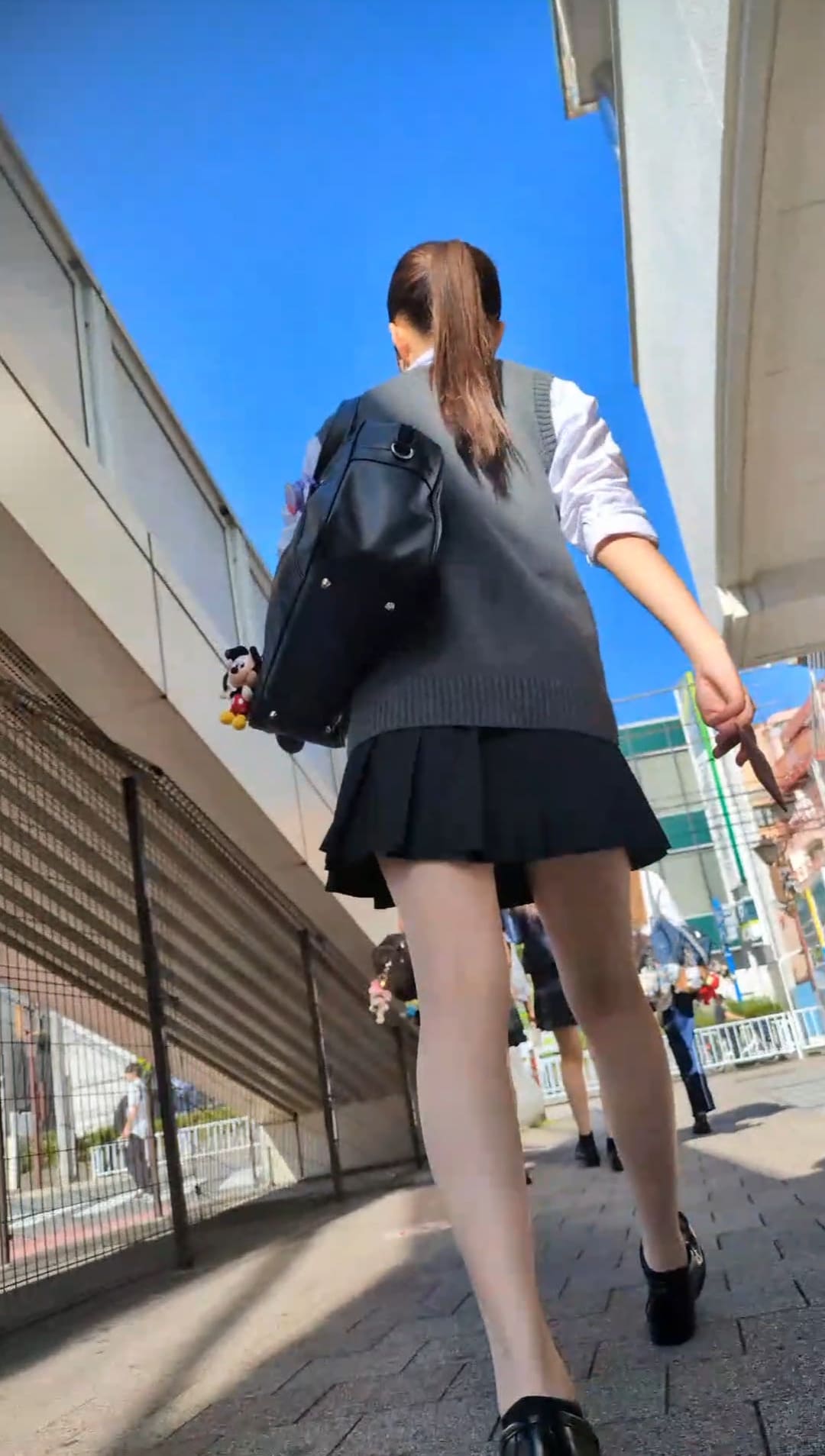 某◯◯高校制服【逆さ撮り】3選