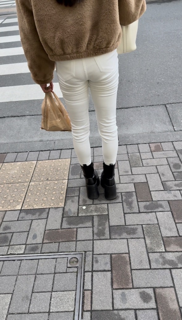 デニム女子コレクションVol.101 美人スレンダー白スキニーのお姉さんと肉付き抜群黒スキ二ーのお姉さん