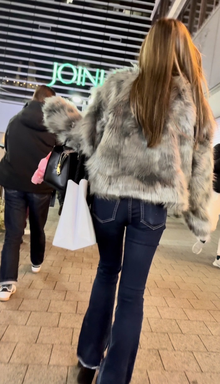 デニム女子コレクションVol.109 濃いブルーのスレンダーデニムのお姉さんとむっちりピチピチデニムのお姉さん三選