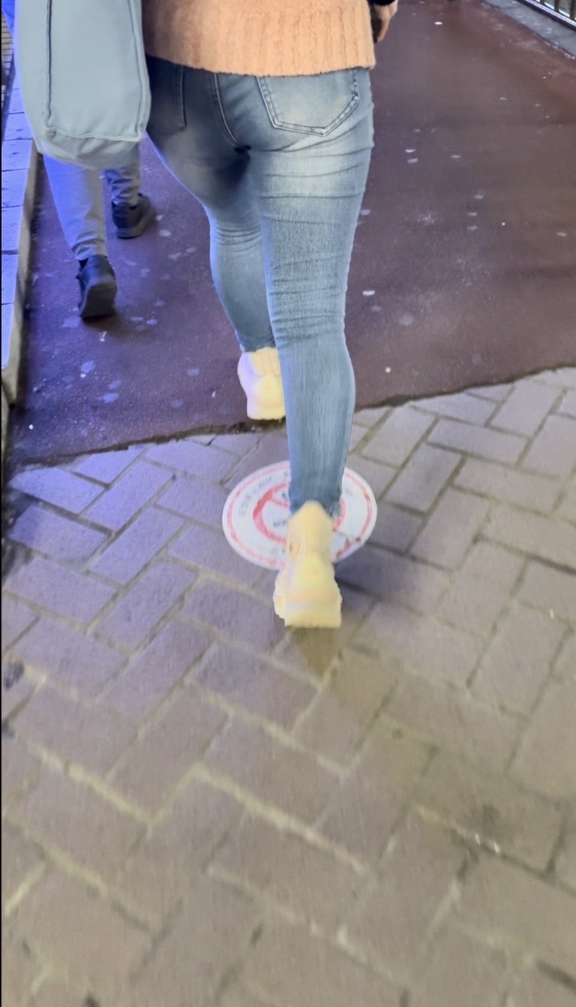 デニム女子コレクションVol.109 濃いブルーのスレンダーデニムのお姉さんとむっちりピチピチデニムのお姉さん三選