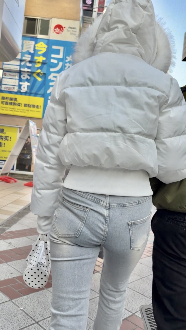 デニム女子コレクションVol.121 Pラインのシワがたまらないムチ尻デニムのお姉さんと柔らかそうなお尻のグレーデニムのお姉さん