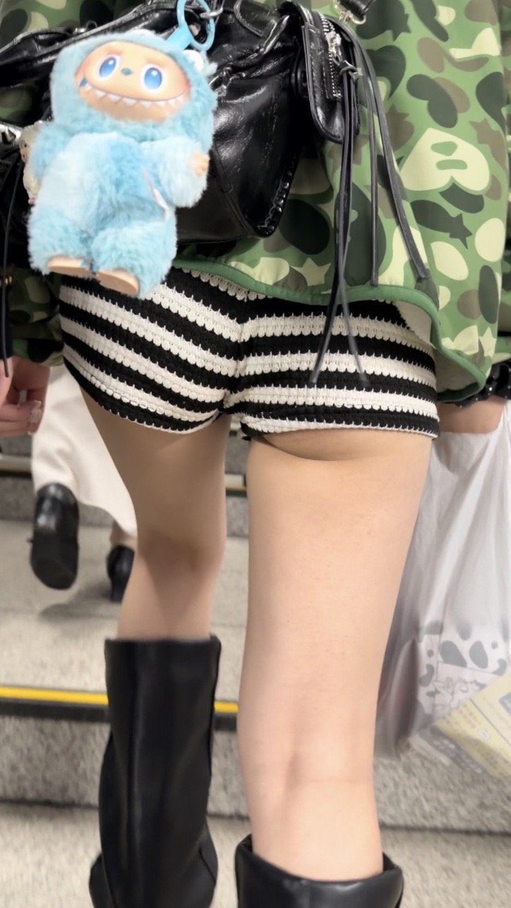 ヒップコレクションVol.72 シマシマのショーパンのエロ尻お姉さん達とグレーの美脚ショーパンのお姉さん3選！