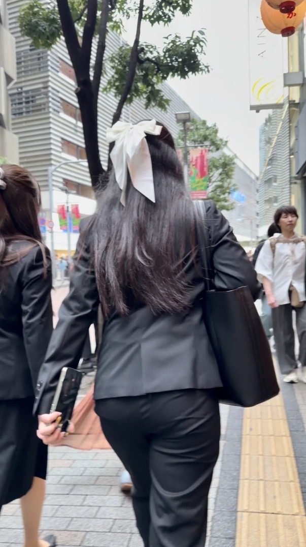 働くお姉さん達Vol.15 新社会人のリクスーお姉さんのエロ尻３連発！