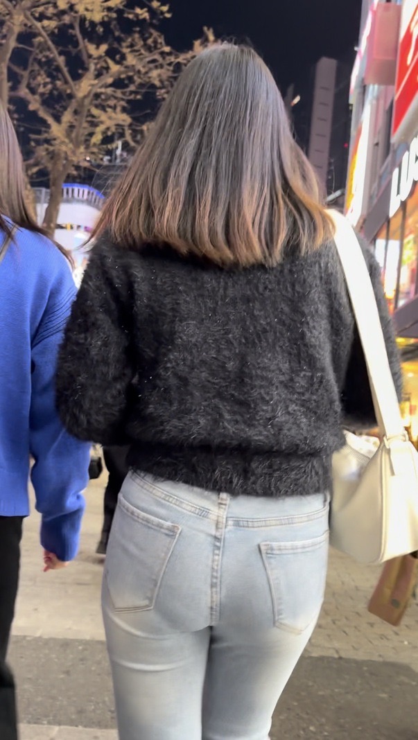 デニム女子コレクションVol.149 淡いブルーのデニムを履いたデカジリデニムのお姉さん達