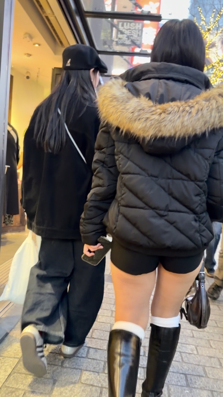 ヒップコレクションVol.78 肉感抜群のショーパンお姉さんと美脚えちえちショーパンのお姉さん