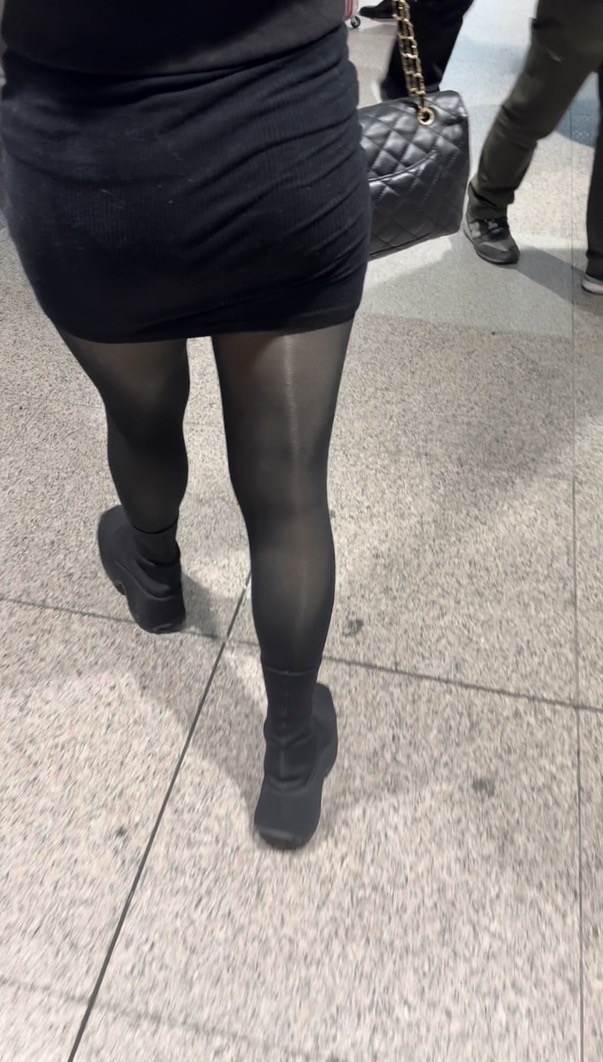 タイトスカート女子コレクションVol.60 Tバックパンティが透けてるワンピースのお姉さんとなんかいやらしいヒップのスタイル抜群