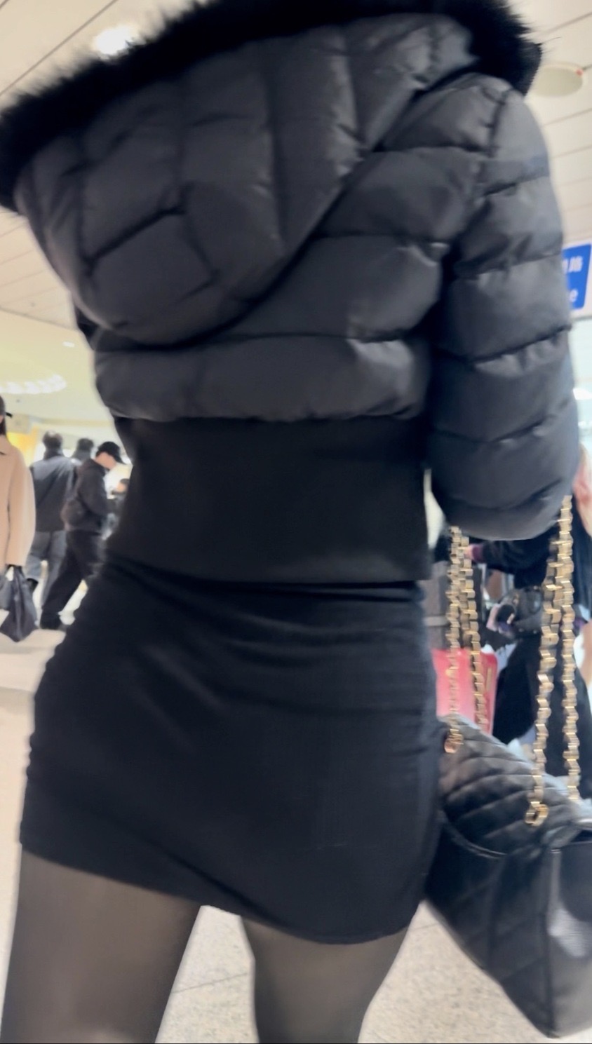 タイトスカート女子コレクションVol.60 Tバックパンティが透けてるワンピースのお姉さんとなんかいやらしいヒップのスタイル抜群