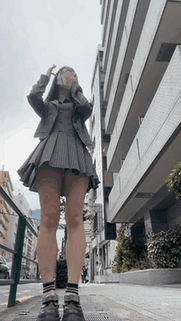 キャバ嬢のミニスカが風でめくれてぱんつ全開になってるところとか見たくない？おへそまでめくれてちゃってるw