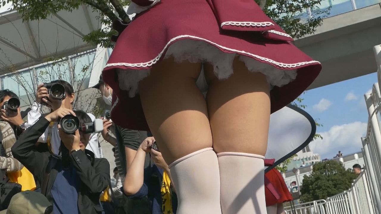 超高画質FHD動画 コスプレイヤーの下半身はユルユル！スカートの中の生パンツばっちりですNO-2