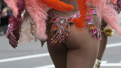 サンバpart-40　～ピンクタンガの美人ダンサーさんのお尻にローアンで急接近して大興奮！～