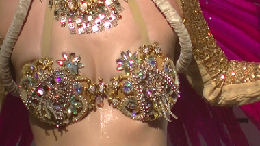 サンバpart-15　～ステージのスレンダー美魔女ダンサーさんの汗ばんだお胸に大興奮！～