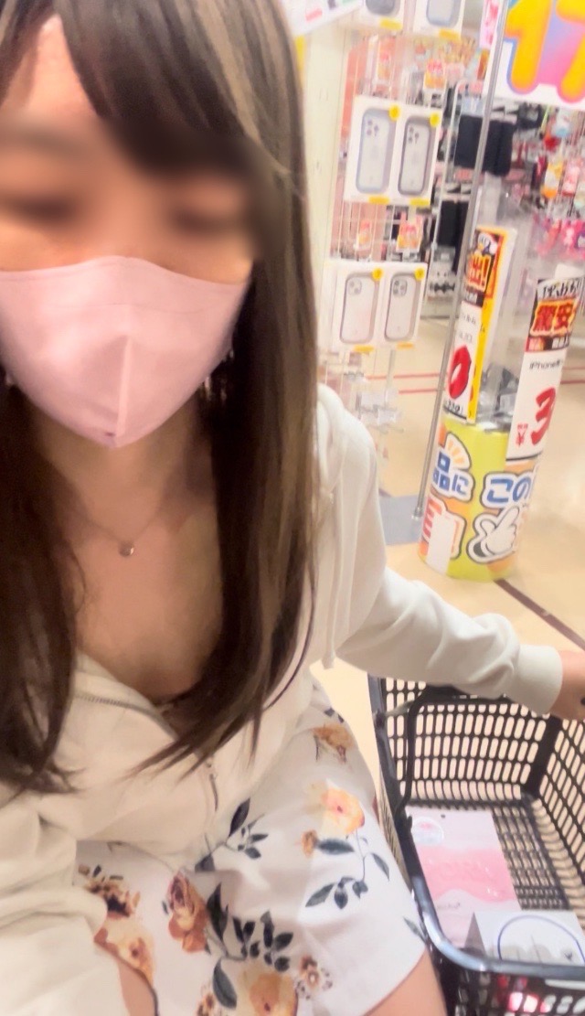 【超至近距離】ミニスカ女子の絶対領域。エスカレーターや棚の下から覗く禁断の景色