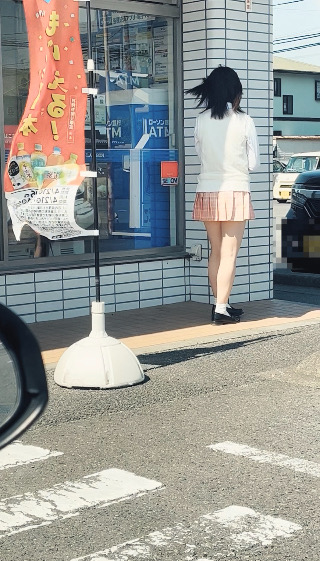 清楚で大人しめな子をコンビニで見つけて人がいなそうな広場に連れて行き…