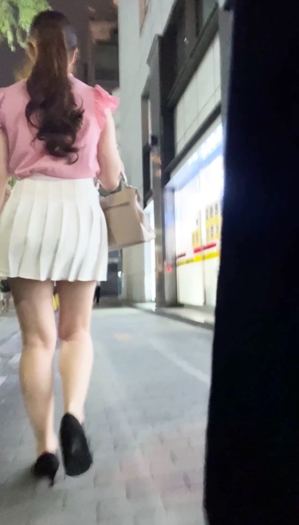 【銀座ミニスカTバックJD】撮影バレ！からのお願い撮影！