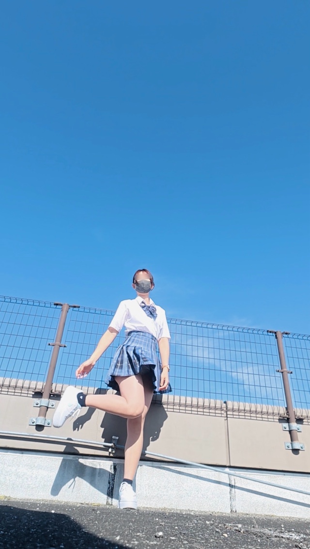 【青チェ女子】ショッピングモール屋上で風チラお願い！！！