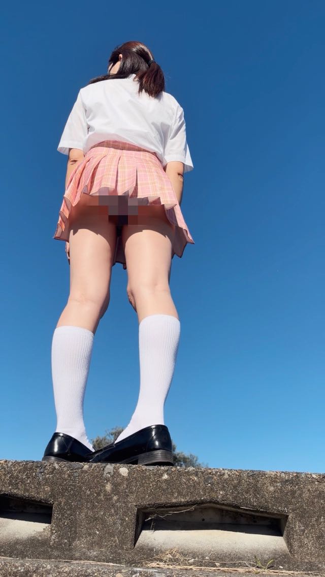 【だ○し撮影】河川敷にてポートレート撮影と称して実は…
