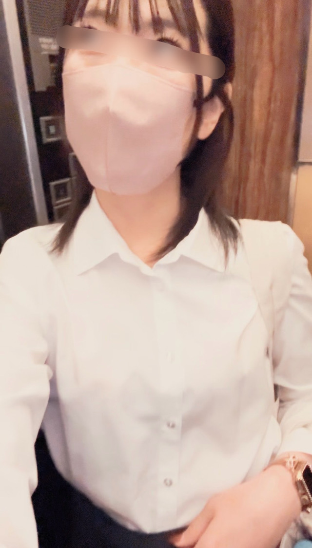 「クタクタ残業終わりOL、スーツのままひとりラブホテルへ侵入♡」