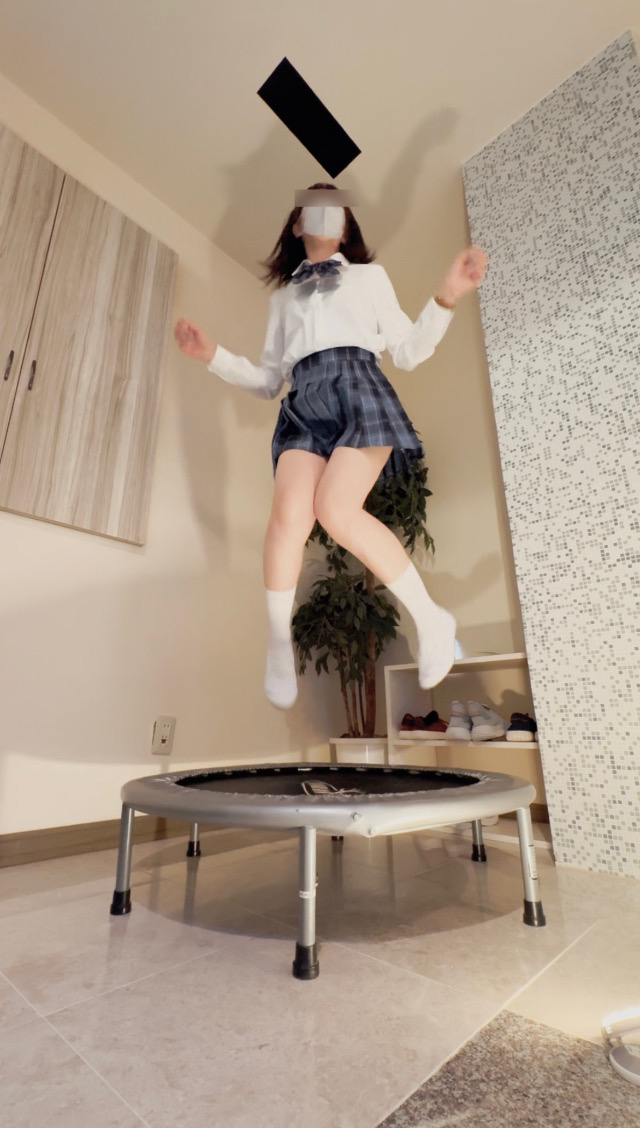 青チェでえっちな運動♡白地ピンクリボン綿パン「ここのジム何？！www癖強な場所だったwww」