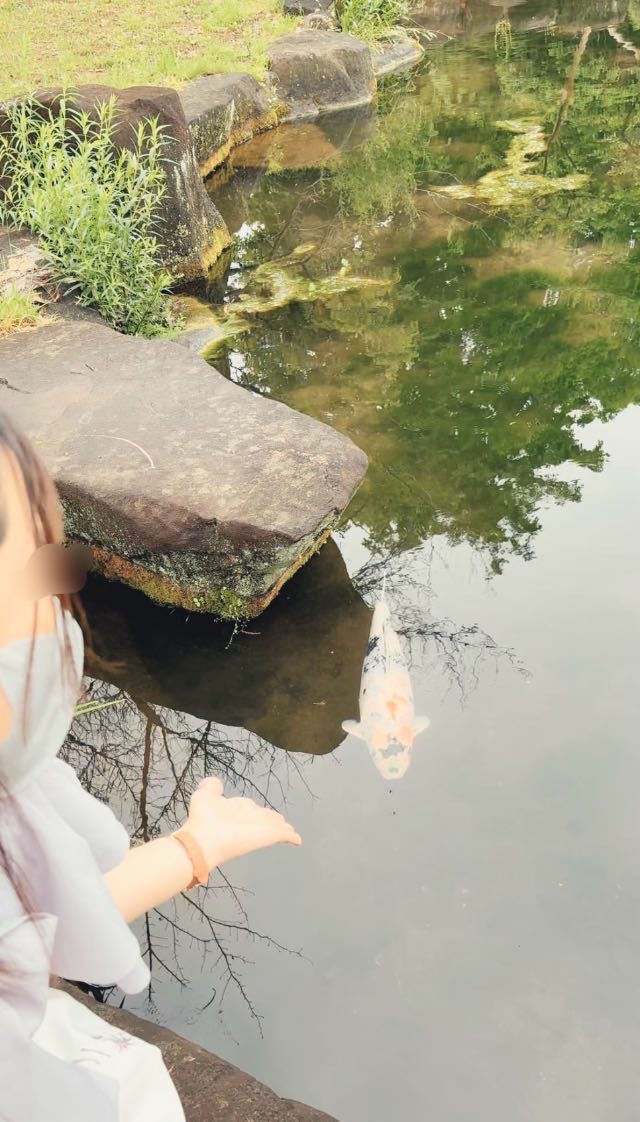 「【昼休みOL】公園でひとり、自撮りしてたら…♡」