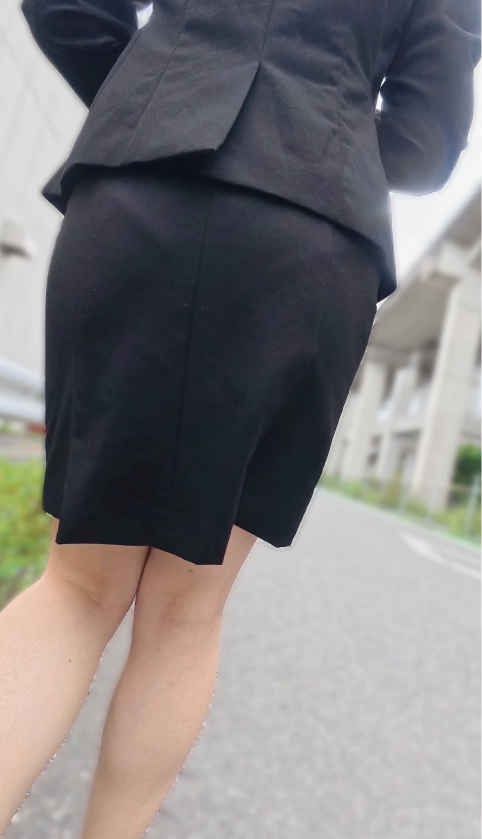 【４K】デカ尻汗疹の生尻ＪＤ！タイトスカートデカ尻！ＯＬパンティーライン！