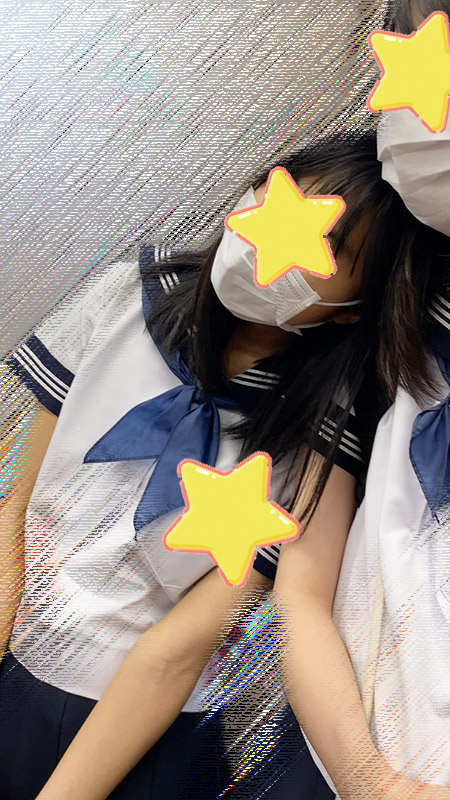 【制服JKは癒しです！35 帰ってきたイチャイチャJKと美少女プチイチャJK！】見つめていたい！