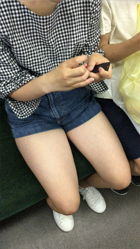 【ショートパンツJK！生足！】見つめていたい！ gallery photo 2