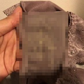 【盗撮】女子大生の洗濯機の中（服・下着・染みパン）をチェック？