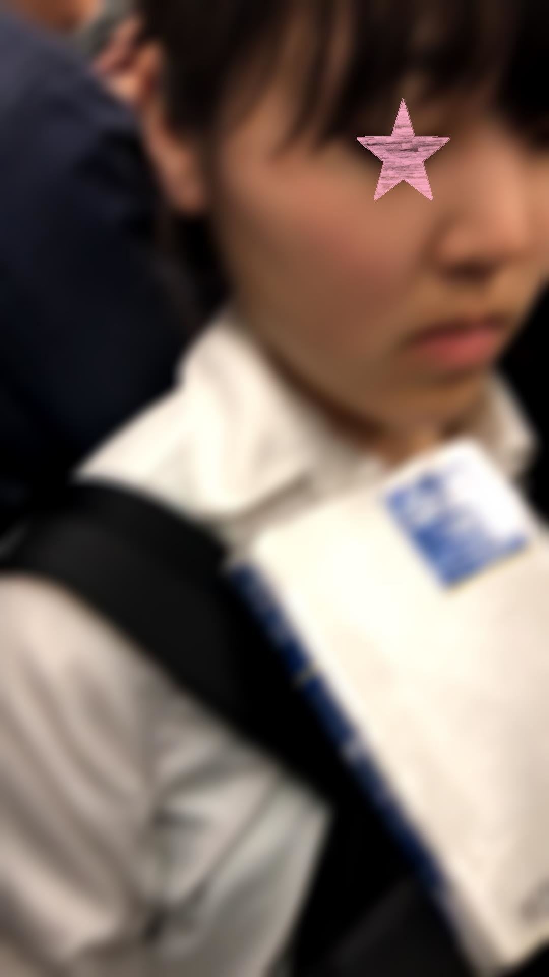 遅延電車で痴かん被害にあう制服ちゃん gallery photo 1