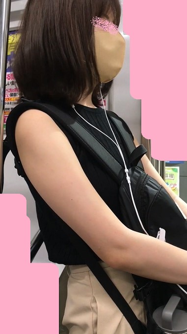 隠れ巨乳ノースリーブ色白OL至近距離視姦＾＾