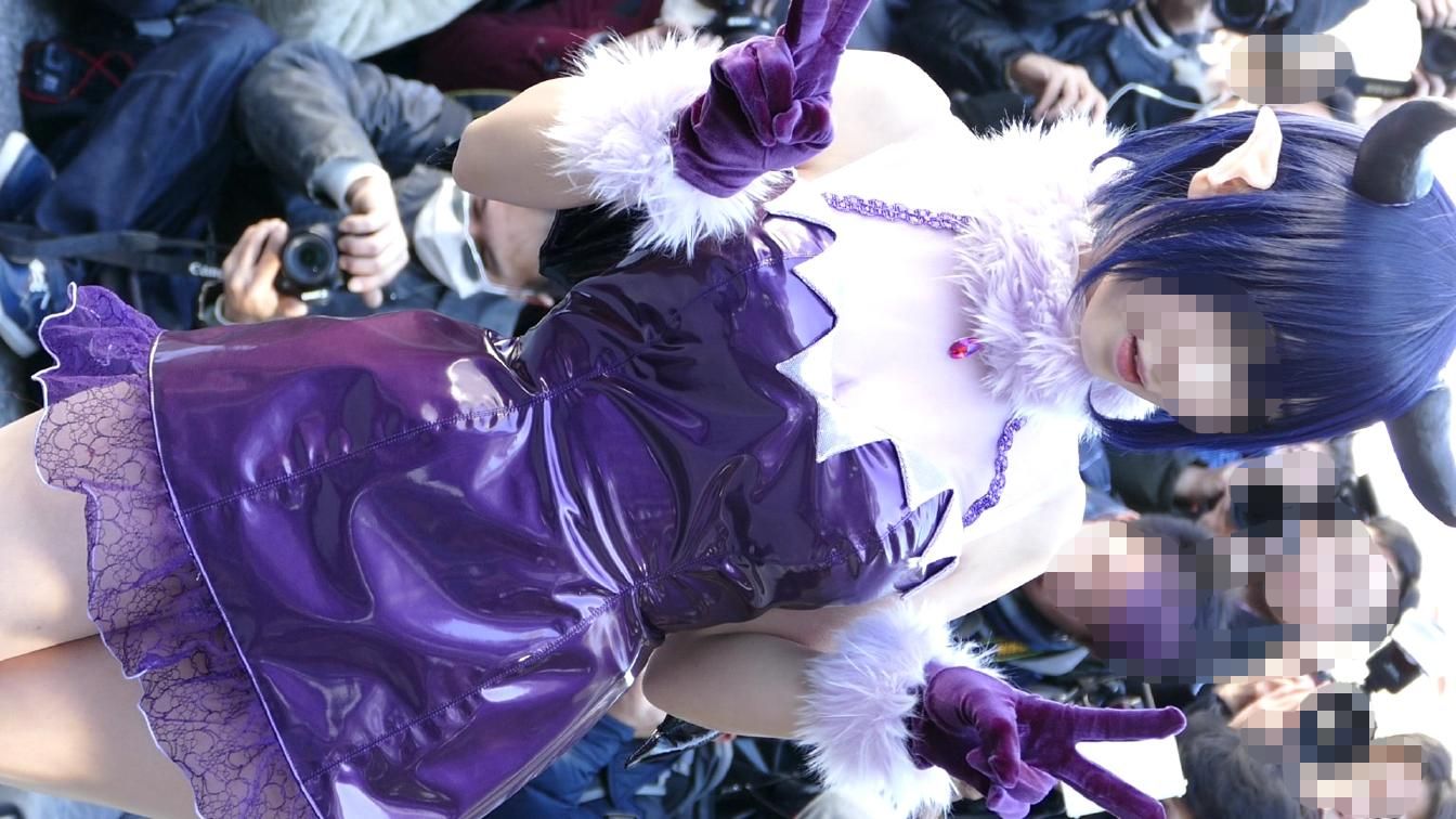 コミックマーケット コスプレ 小悪魔美人レイヤーさんの★ムチムチ★ボディ バック紫パンチラ コミケ