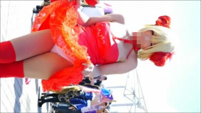 コミックマーケット コスプレ 過激ビキニ&amp;スカートめくりあげレイヤーさん コミケ gallery photo 2