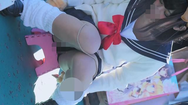 コミックマーケット コスプレ 美人レイヤーさんのミニスカ制服獣コスプレ コミケ パンチラ