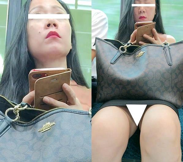 (電車対面）(顔出し）深紅のルージュをまとったくちびるがエッチな…短めタイトスカートでパンストあんよをひらく…熟なOL奥さまを観