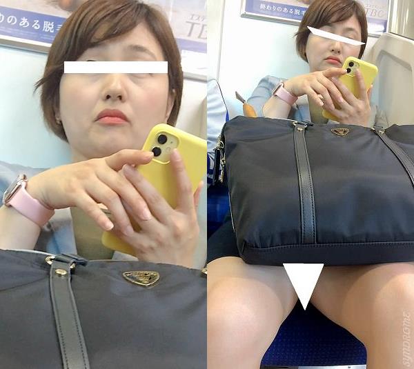 【再販】(電車対面）(顔出し)お鞄をお膝の上に行儀良くおいても…むき出しのパンストあんよをふしだらにひらいちゃうOL奥さまを観察してみま