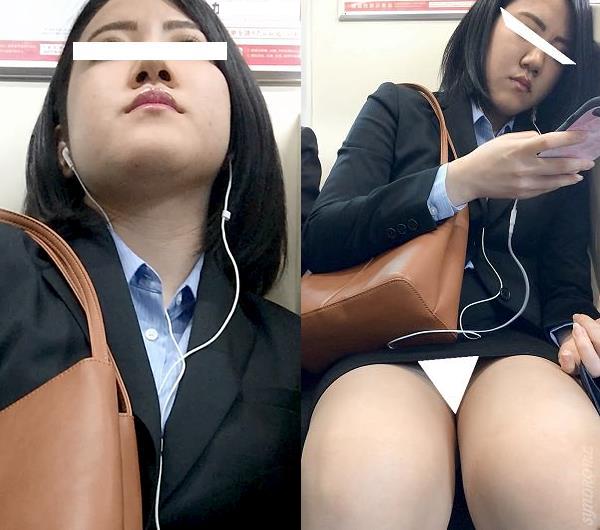 (電車対面）(顔出し）タイトミニをお召しになって…ふとももを緩めて…えちえち▼ぞーんをみせつけちゃう…OLお姉さんを観察してみま