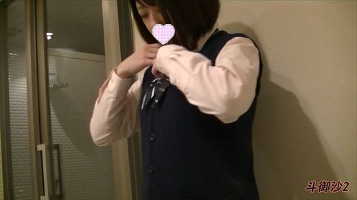 着替え隠撮　警戒心ゼロ⁉アルバイトでコスプレをしてしまう田舎純朴娘☆【バストアップ】制服～スク水