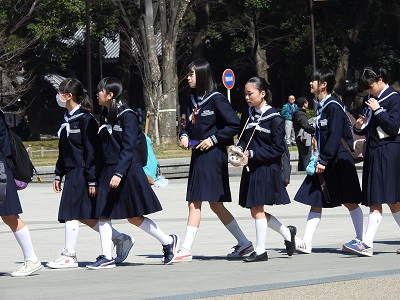 制服姿の女のコを撮影しました！！１３