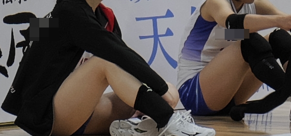 Vスポーツ女子 04 体育座り gallery photo 3