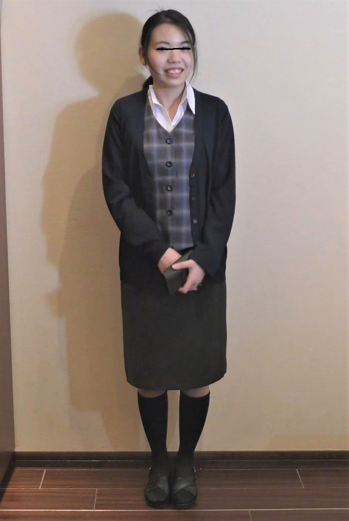 【OL事務制服＋黒ハイソ】【事務用サンダル足コキ】【ズーム撮影】パンスト美女の足指を舐めつくす！【なお ２２才 制服OL 前編】