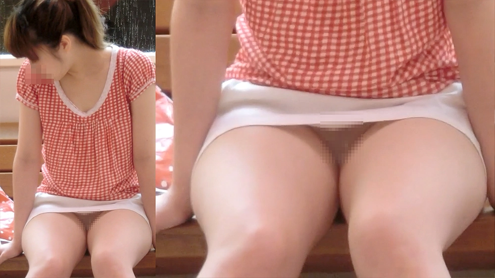 【2本SET】可愛い女の子達の丸見え無防備パンチラ盗撮動画セット4