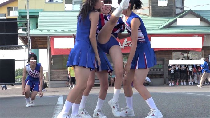 【再販】夏の地方踊り祭で演技＿青色アンスコ見えすぎ激カワアクロバティックｋチアチーム演技